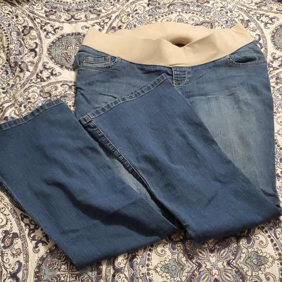 Old Navy Denim - EUC Maternity Flare Jeans